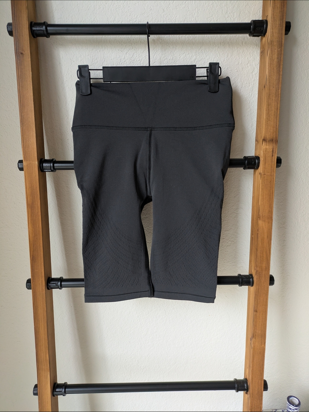 lululemon athletica Black Reveal HR Athletic Bike 9" Inseam Shorts - Size M